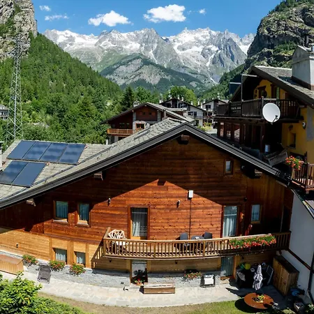 Affittacamere L'abri Des Amis 3*