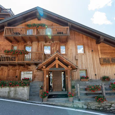 L'abri Des Amis Gasthof Courmayeur