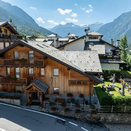 L'abri Des Amis Gasthof Courmayeur
