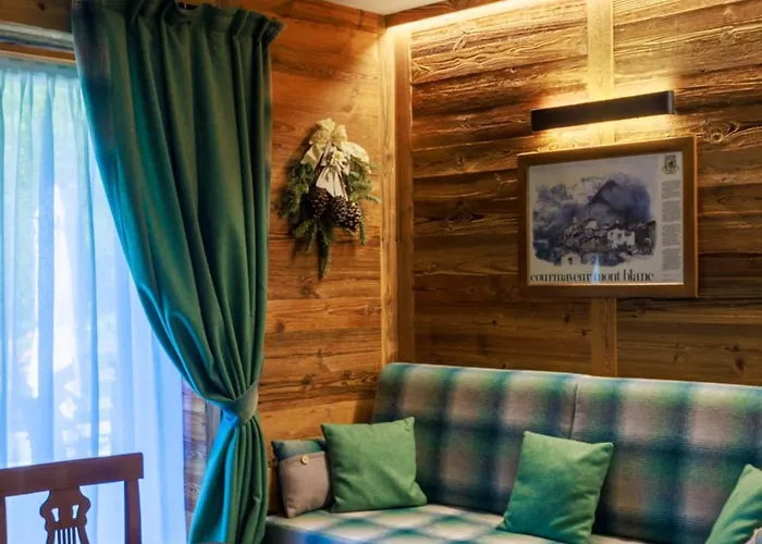 L'abri Des Amis 3* קורמאיור