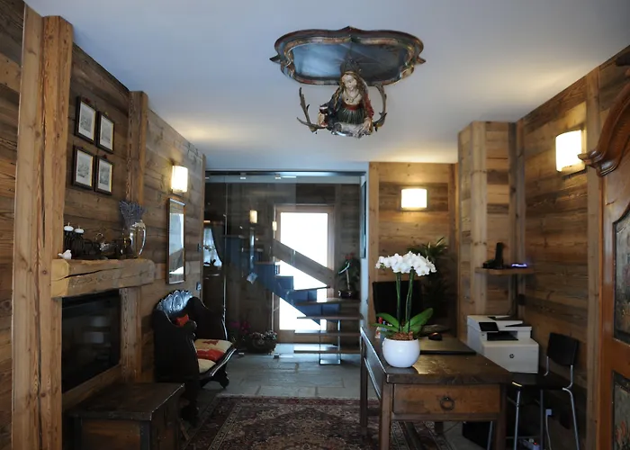 L'abri Des Amis בית הארחה קורמאיור