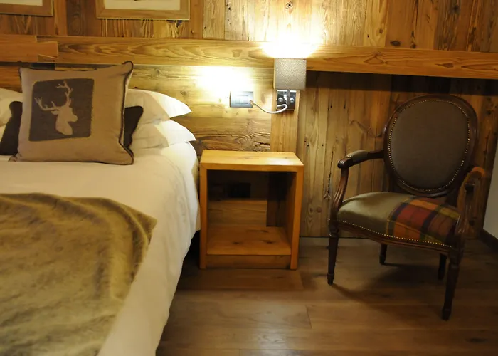 L'abri Des Amis בית הארחה 3*