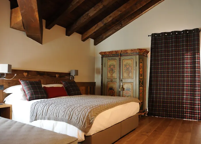 L'abri Des Amis בית הארחה 3*