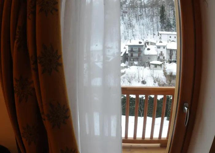 L'abri Des Amis בית הארחה 3*