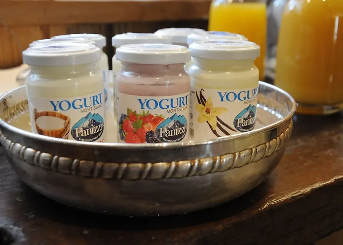 L'abri Des Amis בית הארחה קורמאיור